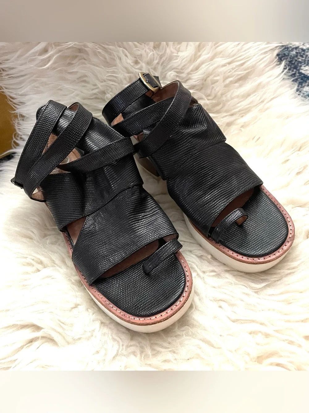 Jeffrey Campbell Platform Sandals Textured Leather Ankle Strap Size 7.5